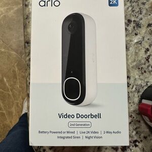 Arlo 2K Video Doorbell - Black and White